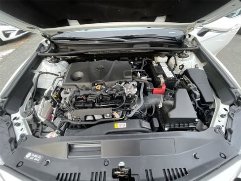 Used 2023 Toyota Camry SE image 11