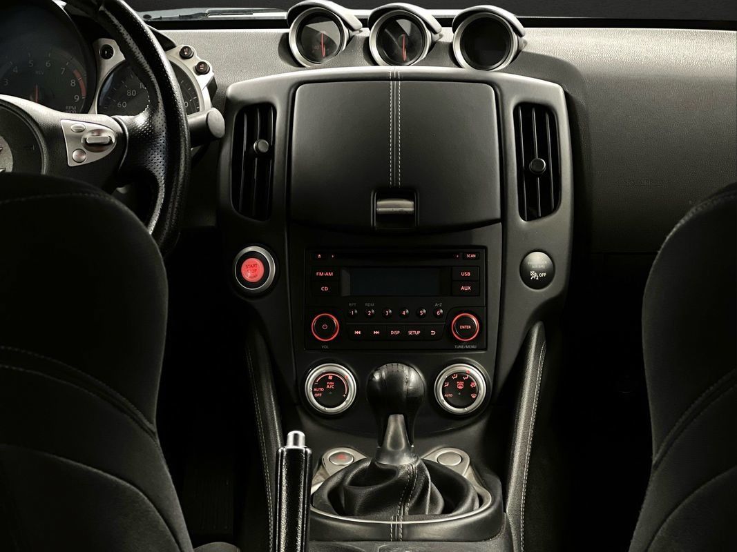 Used 2020 Nissan 370Z Coupe RWD image 19