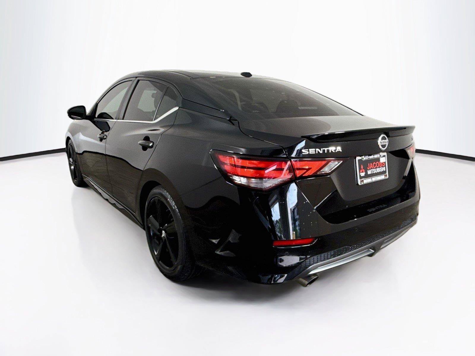 Used 2022 Nissan Sentra SR w/ SR Premium Package FWD image 3
