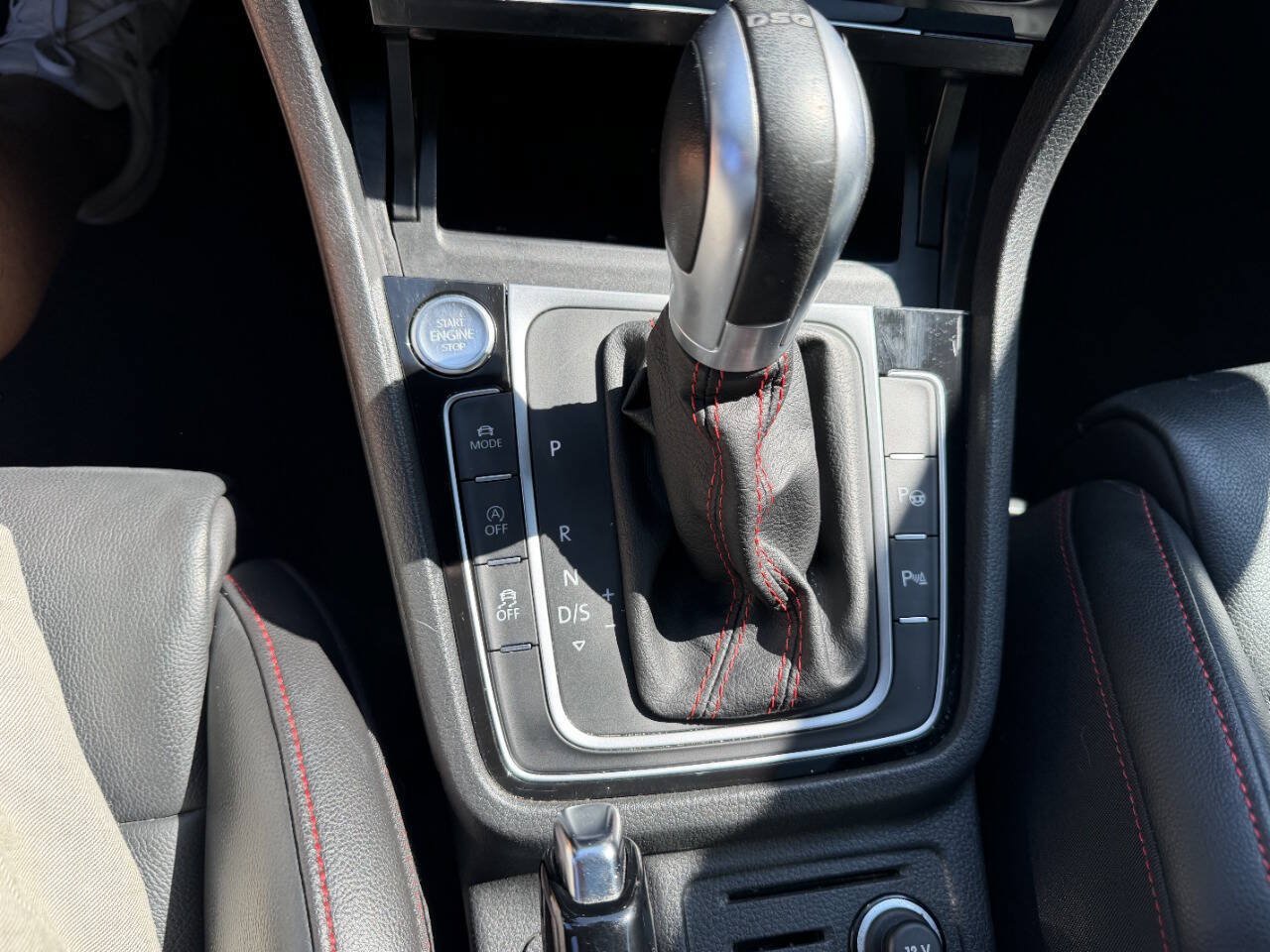 Used 2019 Volkswagen GTI Autobahn FWD image 35