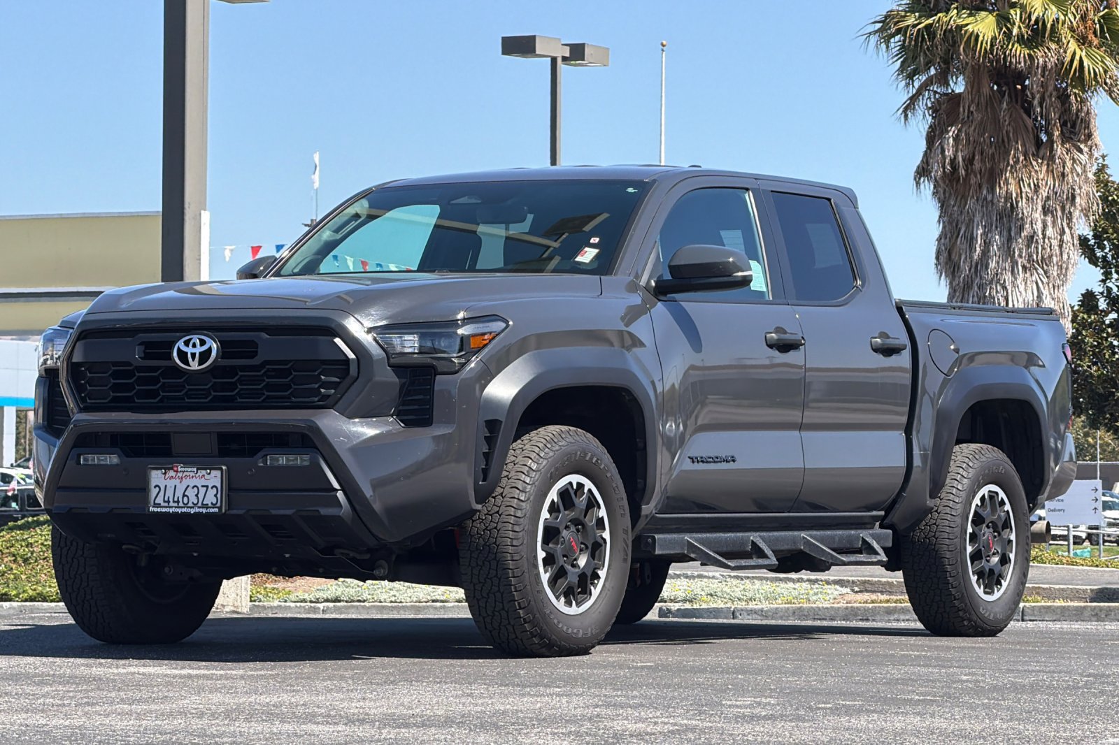 Used 2024 Toyota Tacoma TRD Off-Road w/ TRD Off Road Upgrade Package AWD/4WD image 9