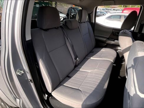 Used 2019 Toyota Tacoma SR5 image 18