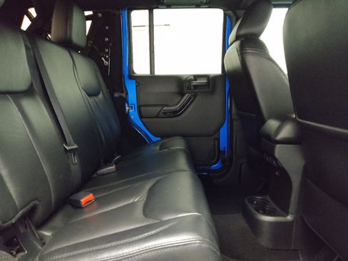 Used 2015 Jeep Wrangler Unlimited Sahara AWD/4WD image 19