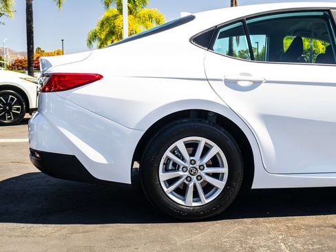 Used 2026 Toyota Camry LE FWD image 5