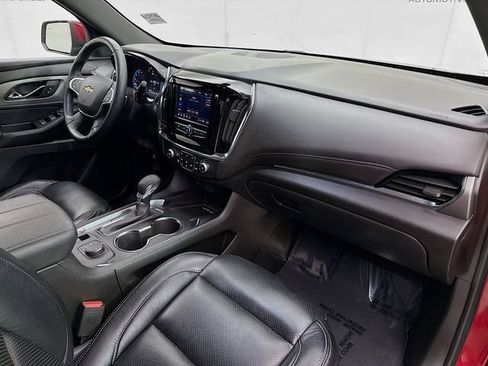 Used 2023 Chevrolet Traverse LT image 29