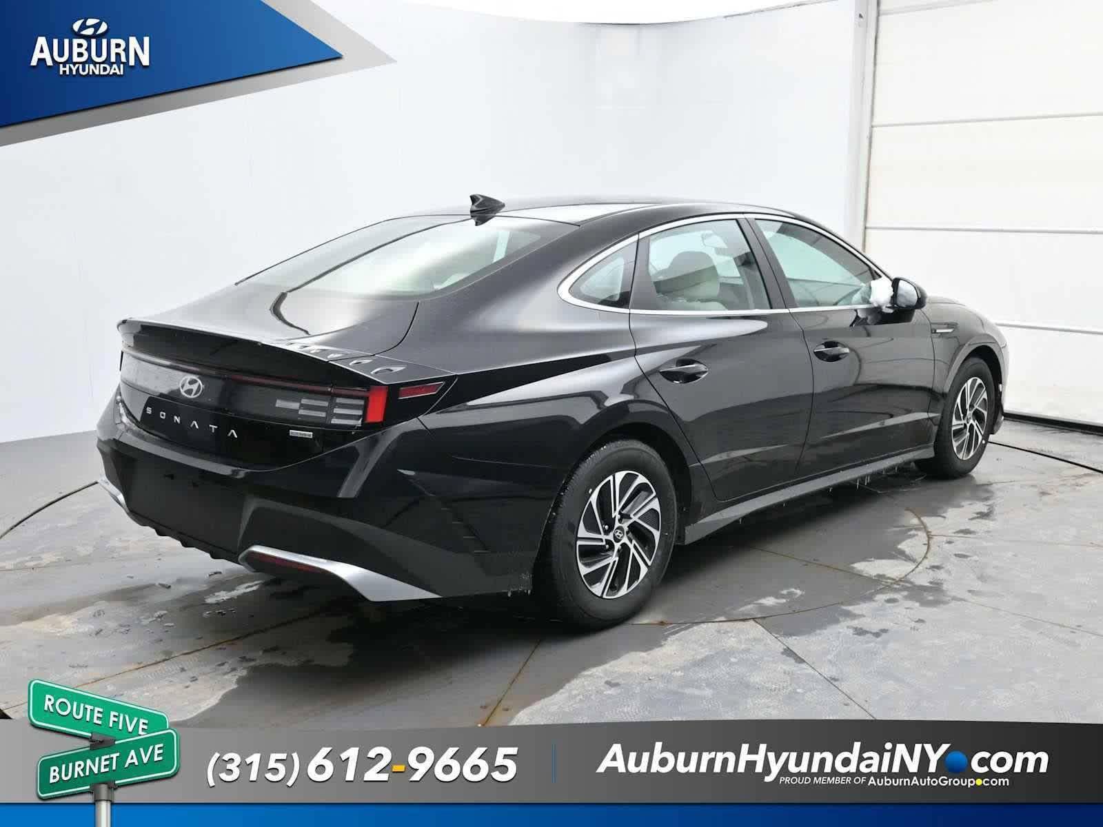 New 2026 Hyundai Sonata Blue FWD image 2