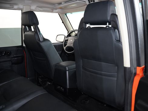 Used 2003 Land Rover Discovery S image 41