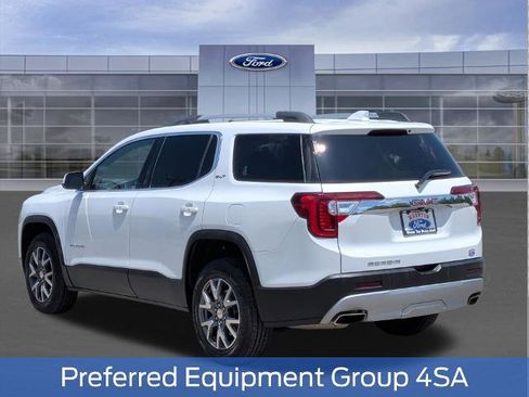 Used 2023 GMC Acadia SLT FWD image 3