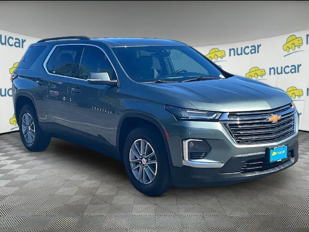 Used 2023 Chevrolet Traverse LT AWD/4WD image 1