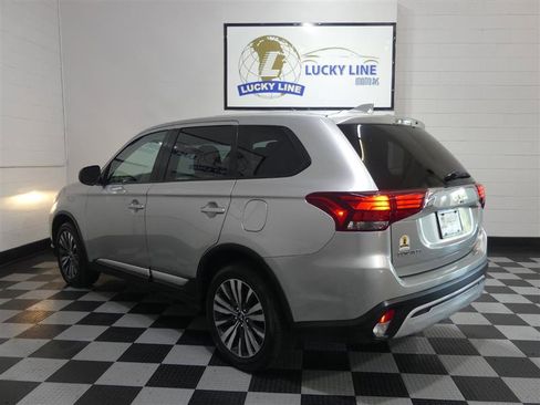 Used 2020 Mitsubishi Outlander SE image 11