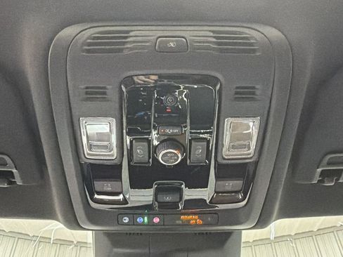 Used 2026 Cadillac Escalade Platinum Sport w/ LPO, ONYX Package image 32