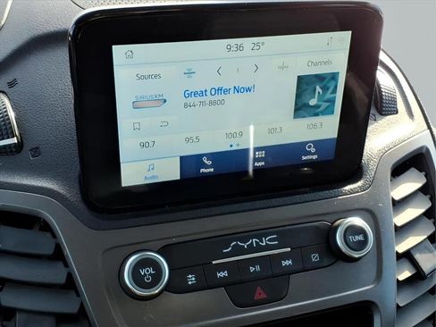 Used 2023 Ford Transit Connect XLT image 6