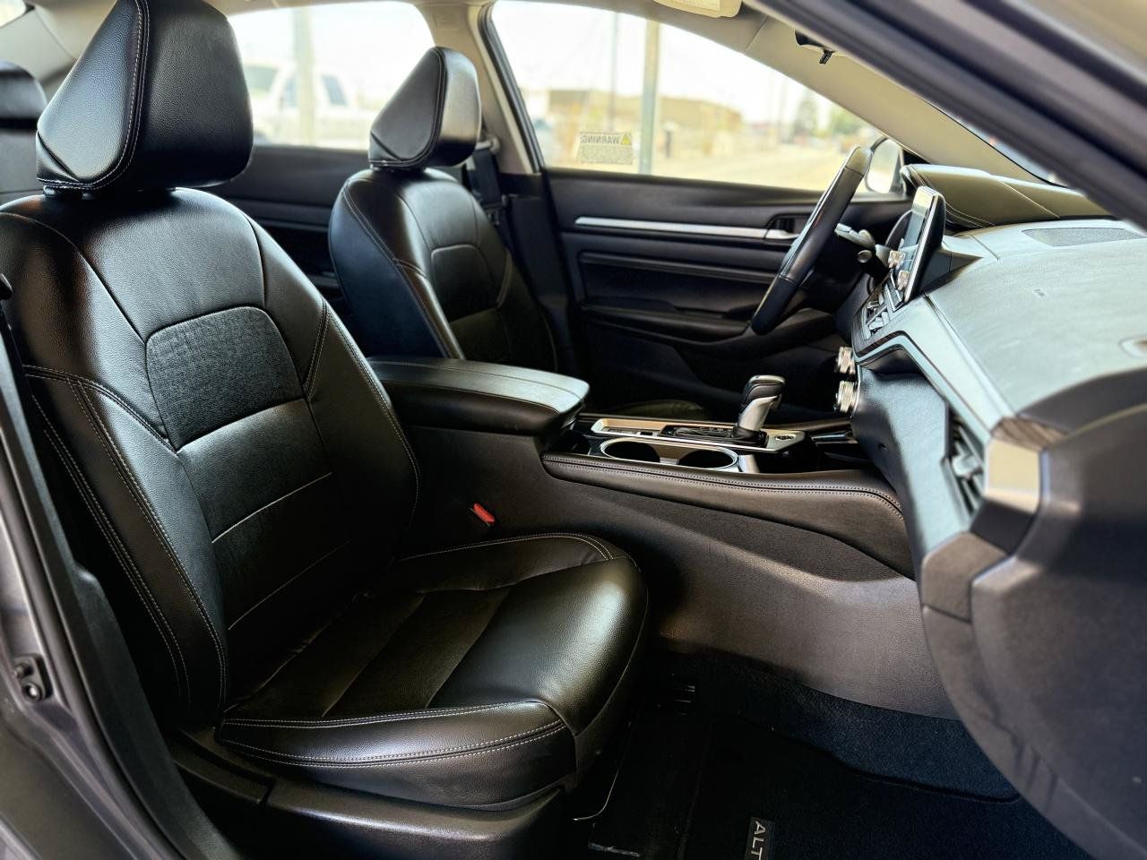 Used 2022 Nissan Altima 2.5 SL FWD image 16