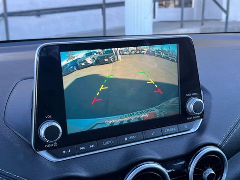 Used 2025 Nissan Sentra SV image 17