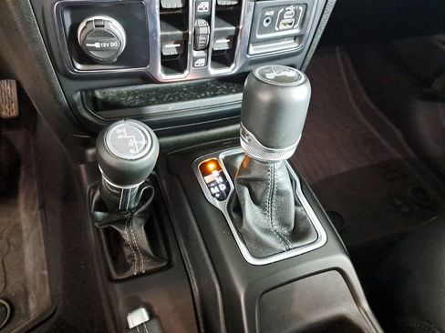 Used 2025 Jeep Wrangler Sahara w/ Dual Top Group image 23