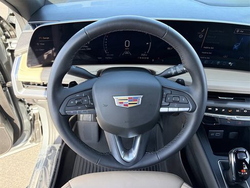 Certified 2025 Cadillac XT4 Premium Luxury image 24