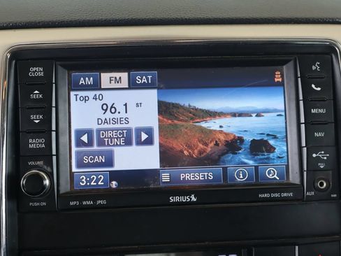 Used 2013 Jeep Grand Cherokee Limited w/ Luxury Group II AWD/4WD image 20