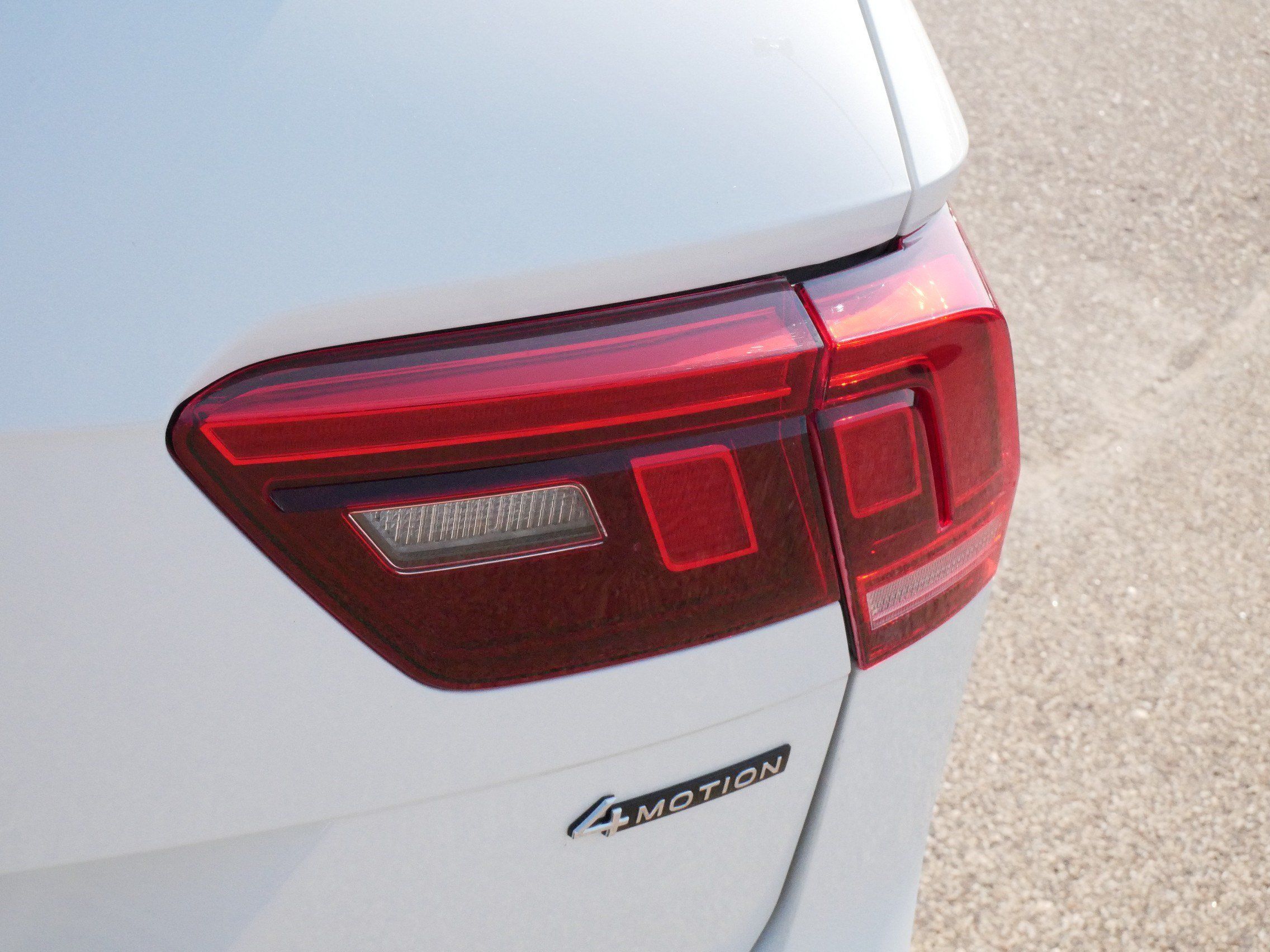 Certified 2024 Volkswagen Tiguan SE AWD/4WD image 17