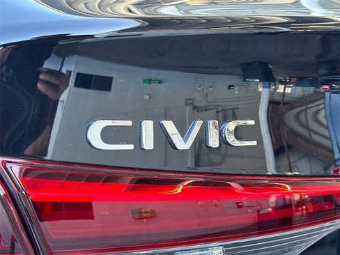 Used 2023 Honda Civic Sport image 8