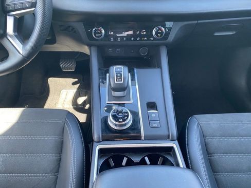 Used 2024 Mitsubishi Outlander SE AWD/4WD image 16