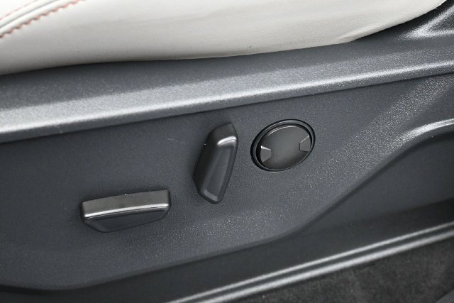 Used 2025 Ford Expedition Active AWD/4WD image 11
