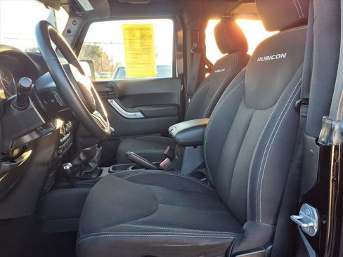 Used 2018 Jeep Wrangler Rubicon w/ Connectivity Group image 8