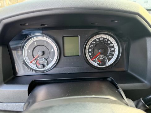 Used 2014 RAM 2500 Tradesman w/ Chrome Appearance Group image 24