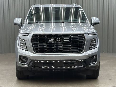Used 2026 GMC Yukon Denali w/ Sun & Power Step Package AWD/4WD image 8