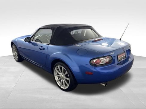 Used 2006 MAZDA MX-5 Miata Grand Touring w/ Premium Pkg RWD image 6