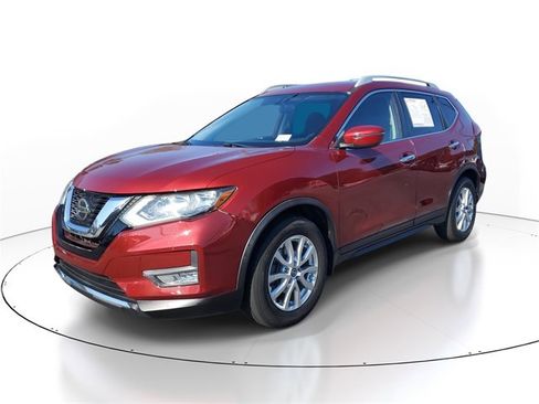 Used 2018 Nissan Rogue SV image 3