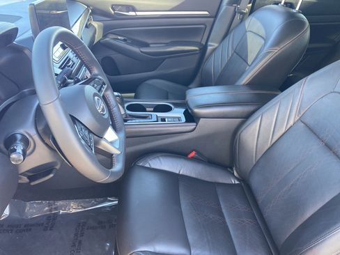 Used 2024 Nissan Altima 2.5 SR w/ SR Premium Package image 17