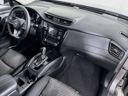 Used 2017 Nissan Rogue SV FWD image 32