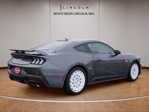 Used 2026 Ford Mustang GT Premium w/ GT Performance Package RWD image 5
