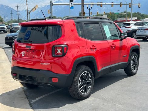 Used 2016 Jeep Renegade Trailhawk AWD/4WD image 4
