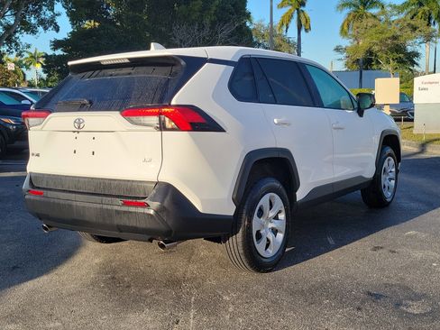 Used 2024 Toyota RAV4 LE image 4