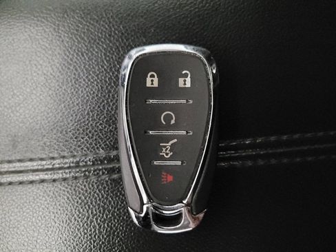 Used 2022 Chevrolet Malibu LT FWD image 32