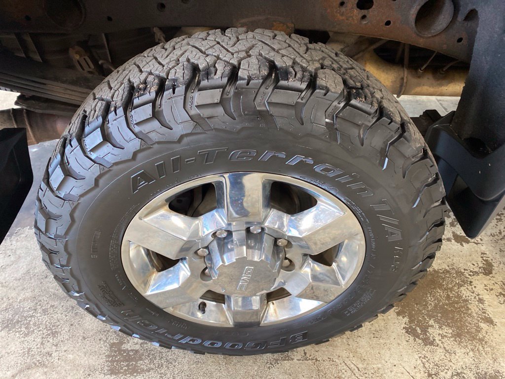 Used 2019 GMC Sierra 2500 SLT w/ Duramax Plus Package AWD/4WD image 16