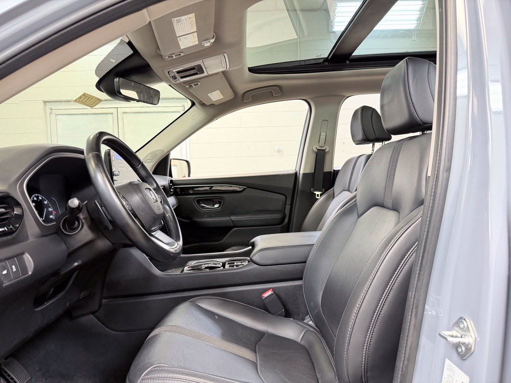 Used 2025 Honda Pilot Touring image 14
