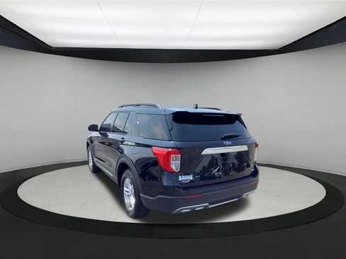 Used 2023 Ford Explorer XLT w/ Equipment Group 202A AWD/4WD image 6