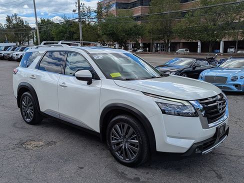 Used 2022 Nissan Pathfinder SL w/ SL Premium Package AWD/4WD image 5
