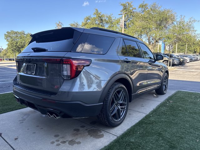 Certified 2025 Ford Explorer ST AWD/4WD image 3