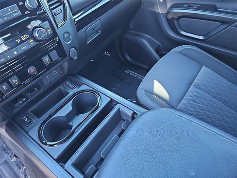 Used 2024 Nissan Titan SV image 24