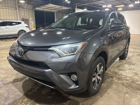 Used 2018 Toyota RAV4 XLE image 1