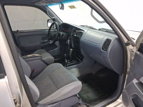 Used 2000 Toyota 4Runner SR5 image 19