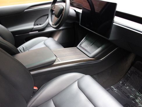 Used 2023 Tesla Model X image 20