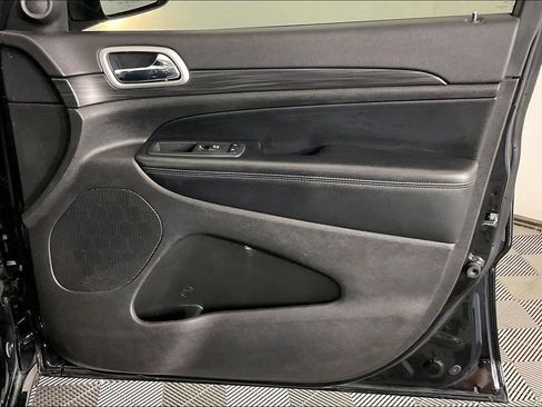 Used 2020 Jeep Grand Cherokee Altitude RWD image 23