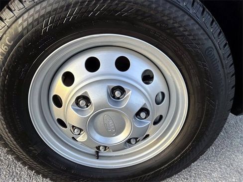 Used 2024 Ford Transit 250 148 High Roof Extended image 12