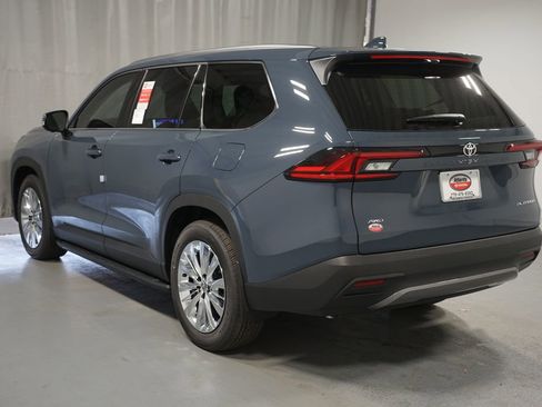 New 2026 Toyota Grand Highlander Platinum image 6