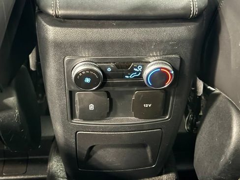 Used 2022 Ford Explorer XLT w/ Equipment Group 202A AWD/4WD image 38