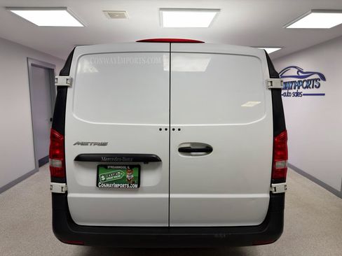 Used 2020 Mercedes-Benz Metris image 7